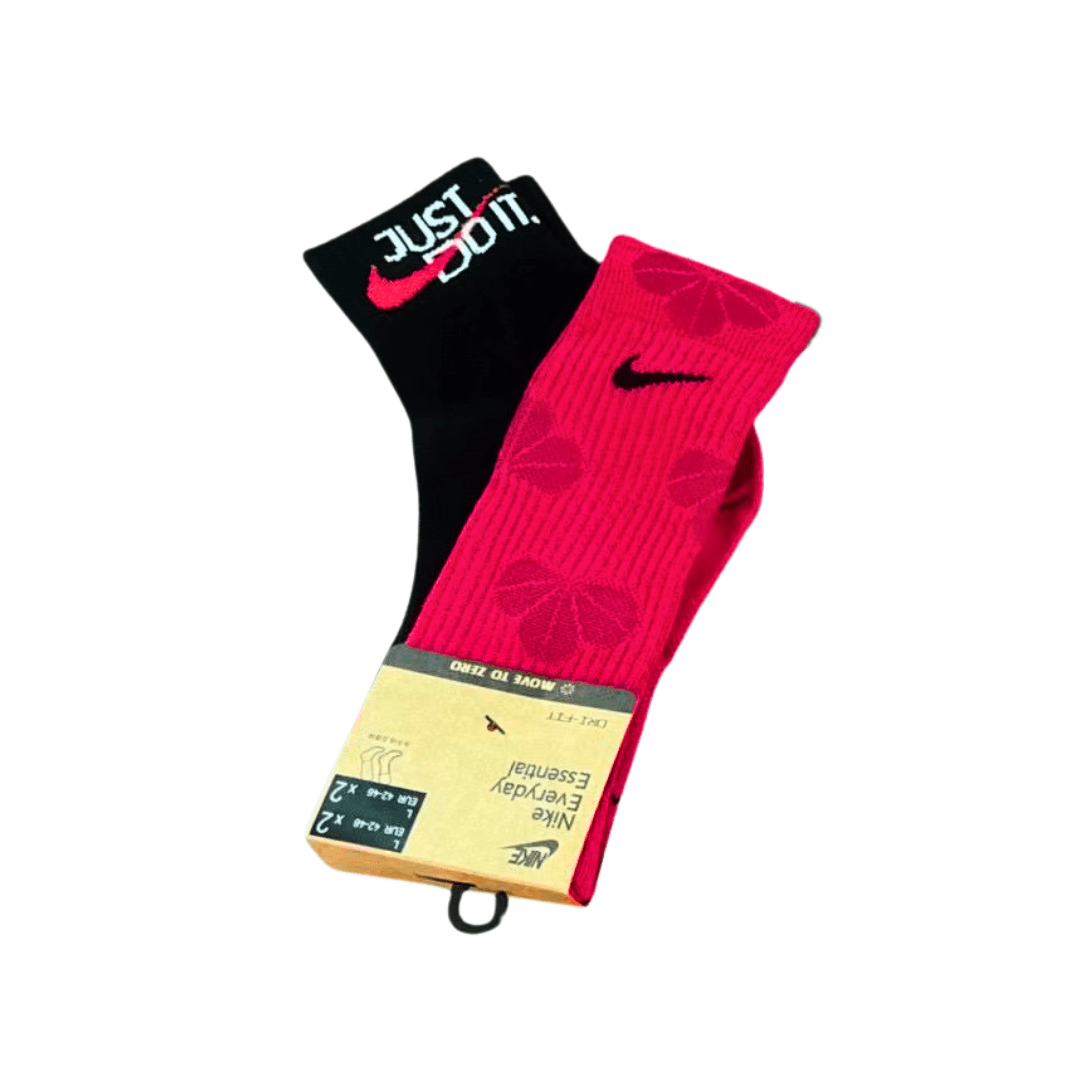 NIKE EVERYDAY ESSENTIAL